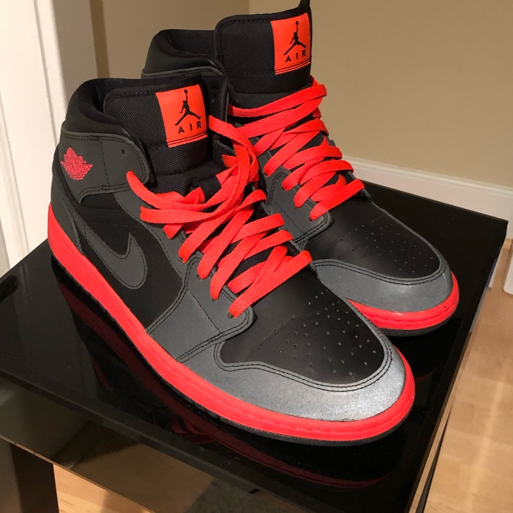 Black/Red Nike Air Jordan Ones Size12’s US Men’s